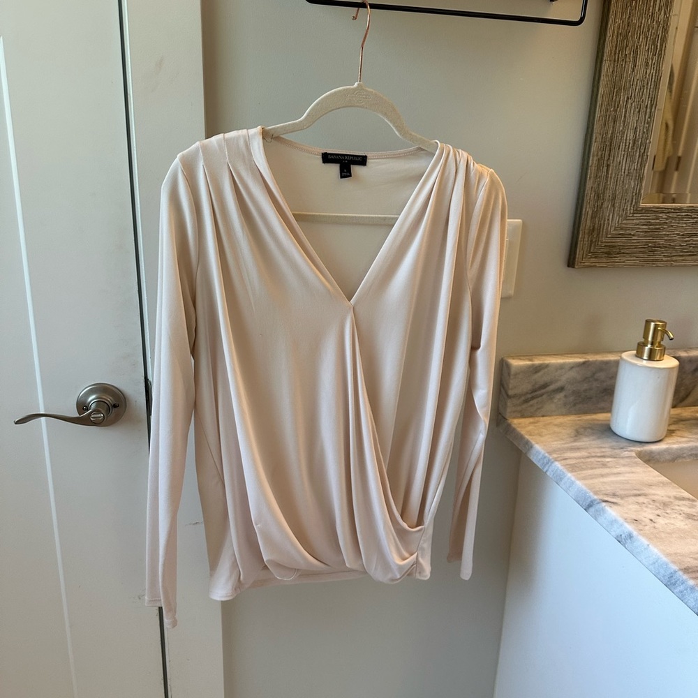Long sleeved banana republic top